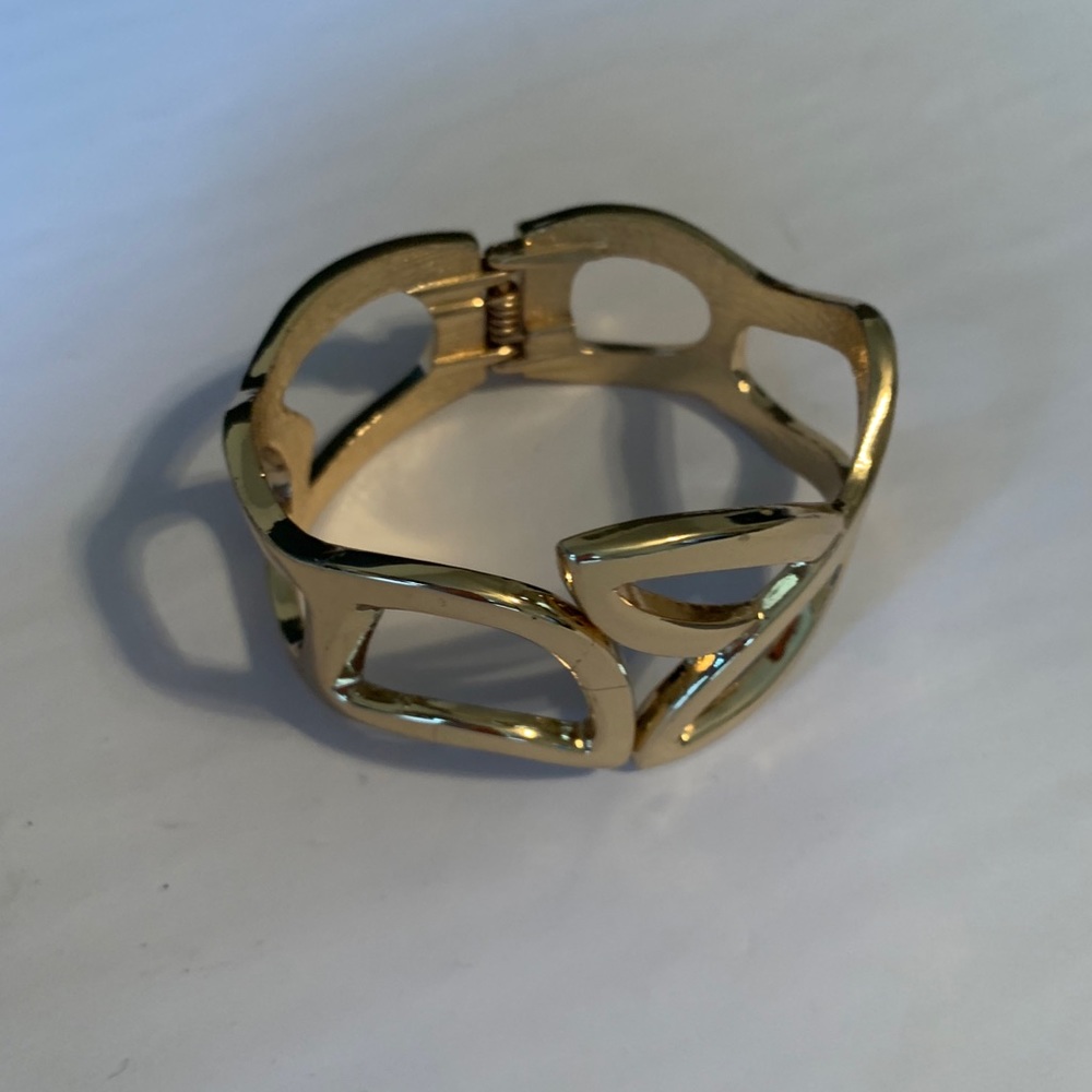 Split Open Bracelet